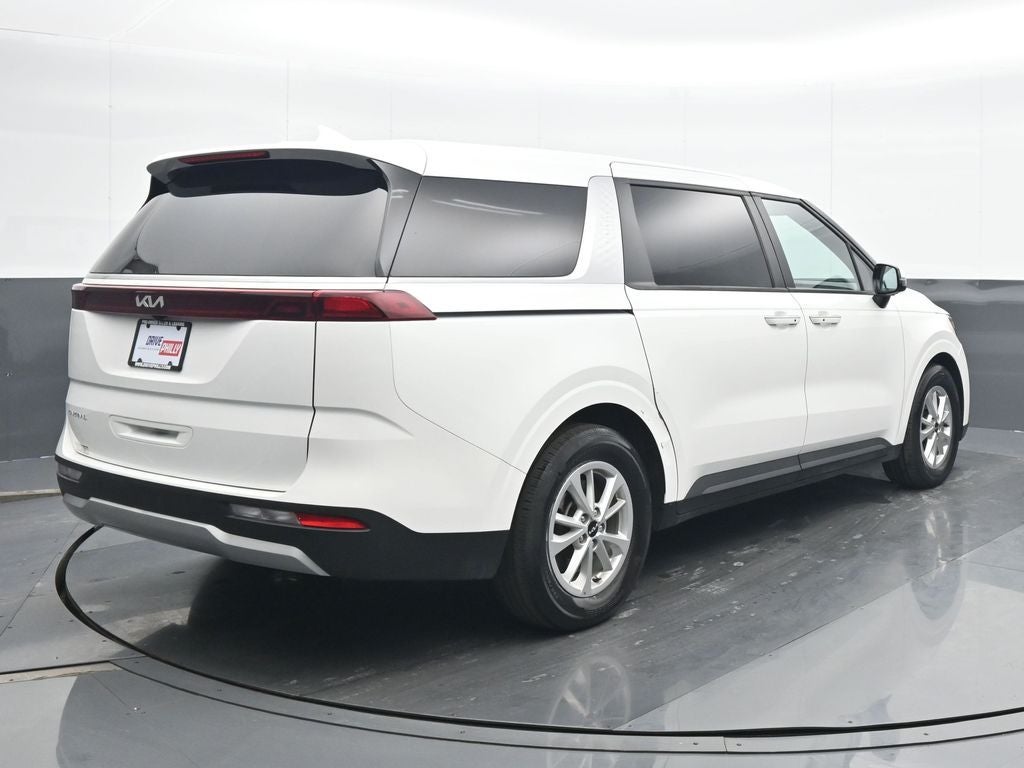 2024 Kia Carnival LX